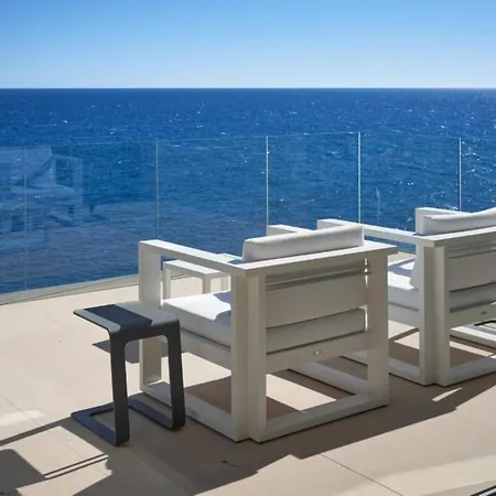 Prestigious Ultra Contemporary Apartman